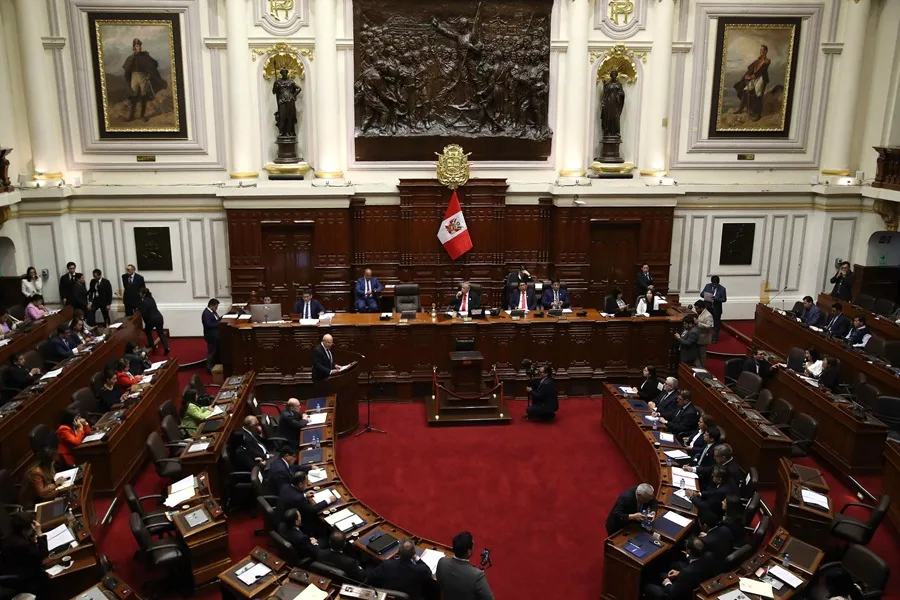 El Congreso Perú aprueba polémica ley sobre delitos de lesa humanidad