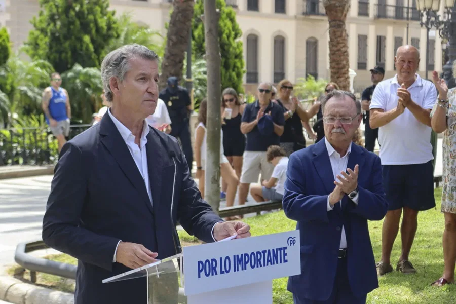 Feijóo critica la respuesta «tardía e insuficiente» del Gobierno a la crisis en Ceuta