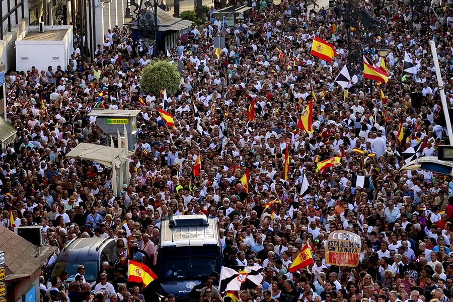 Miles de ceutíes claman “Basta ya” y exigen respuestas a España y Europa