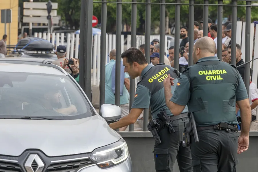 Calma y fluidez en la frontera de Melilla, aún restringida a los coches de la Operación Paso del Estrecho