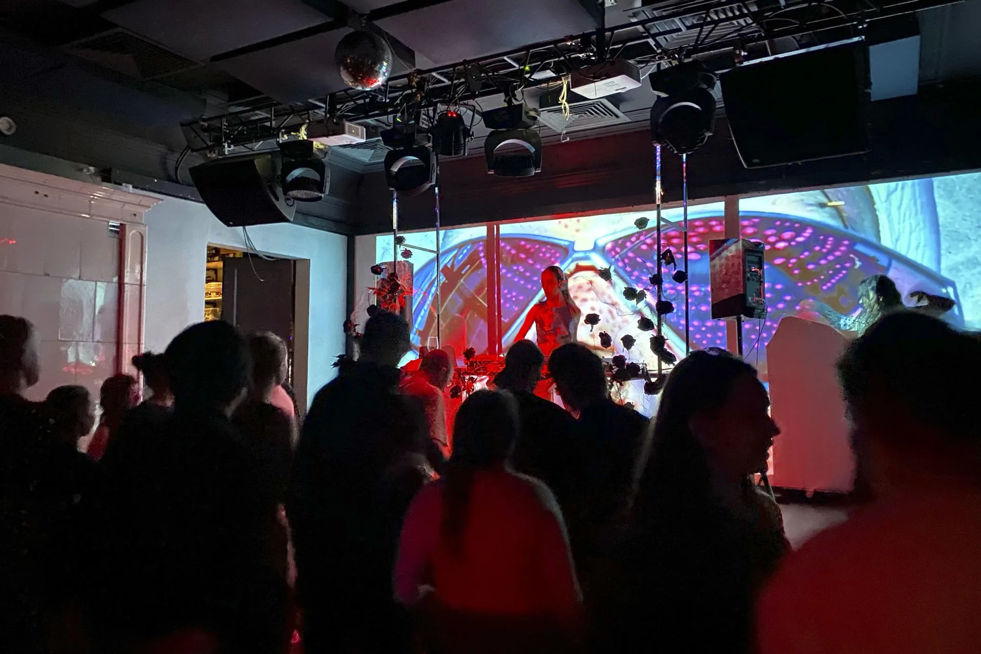 Taxes, repression suffocate Moscow's nightlife