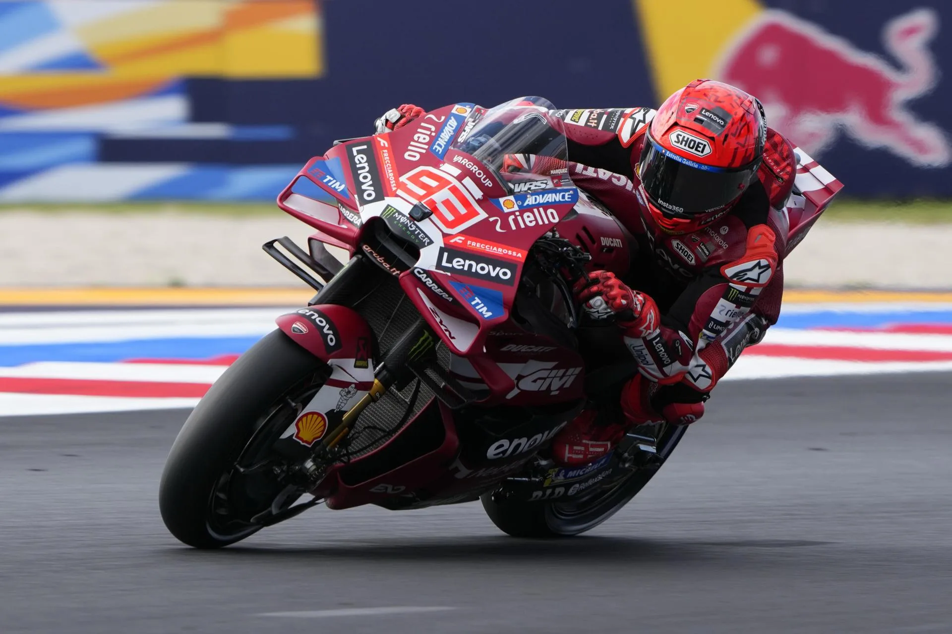 El español Marc Márquez se adjudica el triunfo en la carrera esprint - EFE
