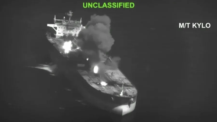 Photo: efe.com US and Iran Exchange Strikes on Tankers and Warships Amid Strait of Oman Escalation