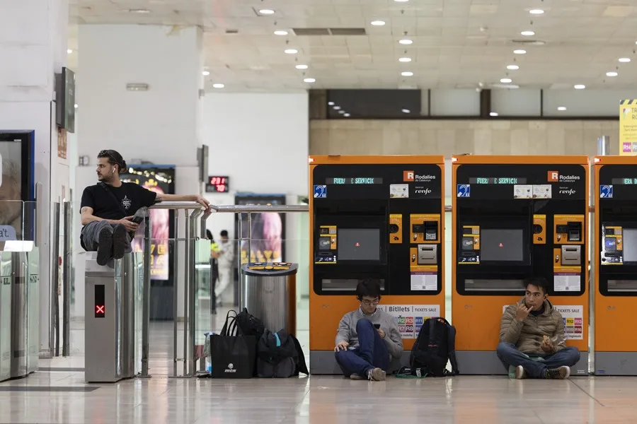 Cataluña, sin servicio de Rodalies ante la negativa de los maquinistas a circular alegando problemas de seguridad